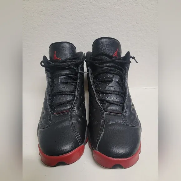 Nike Black and Red Sneakers for Style and Comfort