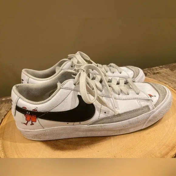 Nike Blazer Low 77 The World Is Your Playground Shoes youth Sz 5.5 White