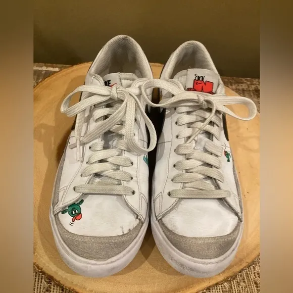 Nike Blazer Low 77 The World Is Your Playground Shoes youth Sz 5.5 White