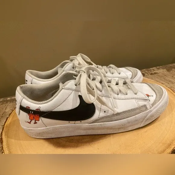 Nike Blazer Low 77 The World Is Your Playground Shoes youth Sz 5.5 White