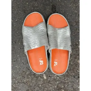 Nike Comfort Slide Sandal Men's Size 11 Metallic Silver G Series