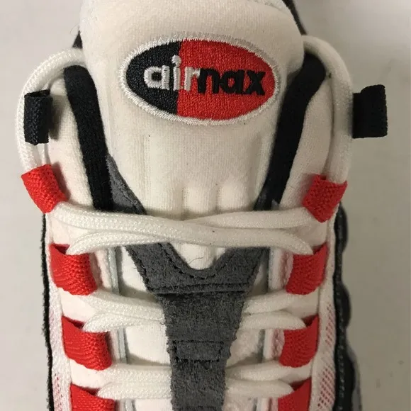 Nike Kids / Men Size 5 Air Max 95 QS Fashion Shoes, Off White