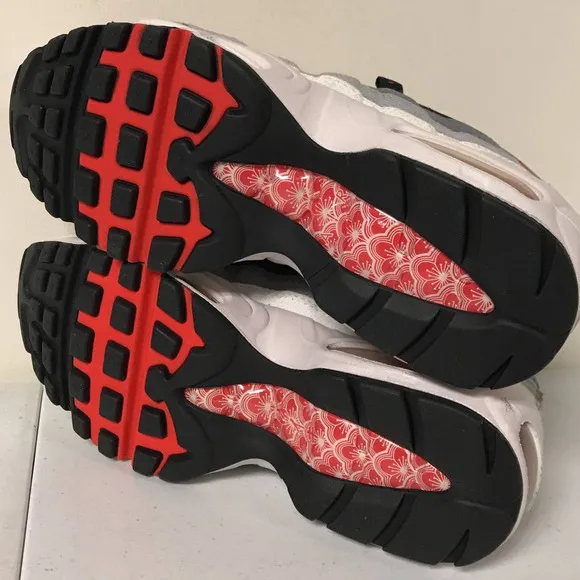 Nike Kids / Men Size 5 Air Max 95 QS Fashion Shoes, Off White