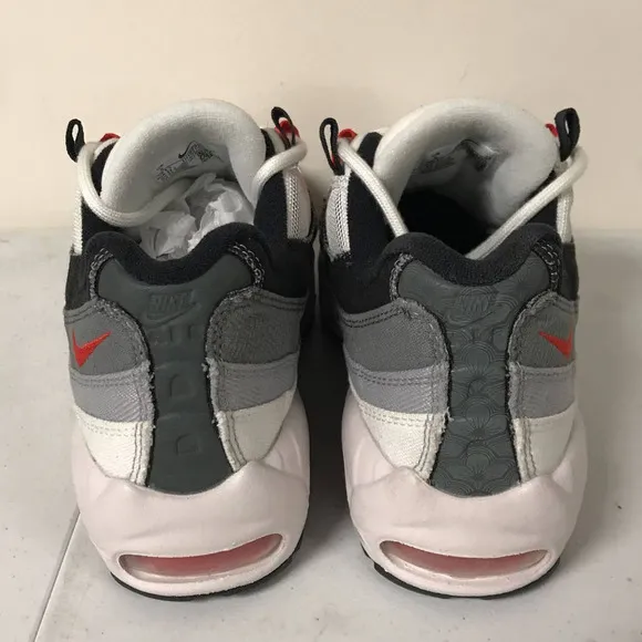 Nike Kids / Men Size 5 Air Max 95 QS Fashion Shoes, Off White