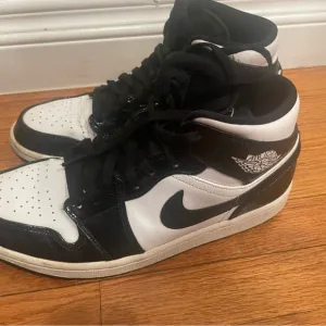 Nike Men Air Jordan  Black and White Sneakers