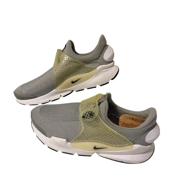 Nike Men's Gray and Tan Slip-On Sneakers. Nike Sock Dart Cool. Size 10 new
