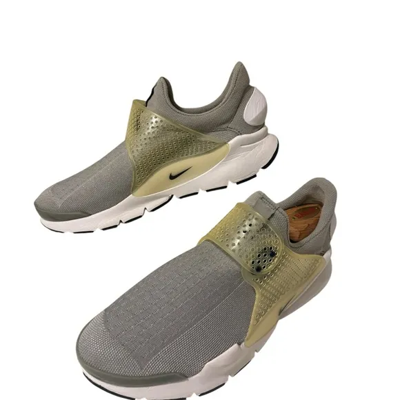 Nike Men's Gray and Tan Slip-On Sneakers. Nike Sock Dart Cool. Size 10 new