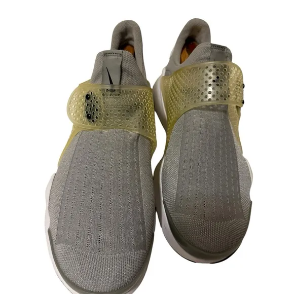 Nike Men's Gray and Tan Slip-On Sneakers. Nike Sock Dart Cool. Size 10 new