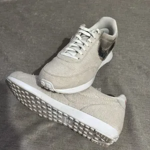 Nike Men's White Sneakers Stranger Things Size 11