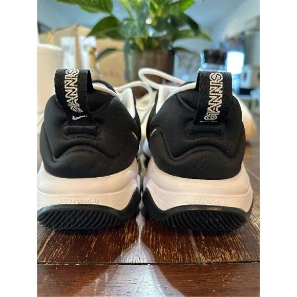 Nike Men’s Giannis Immortality 3 Basketball Shoes