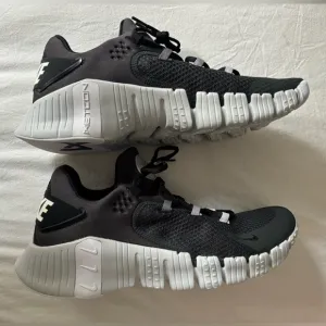 Nike Metcon Men's Black and White Athletic Shoes NEW
