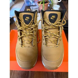 Nike Monoa Leather Boots