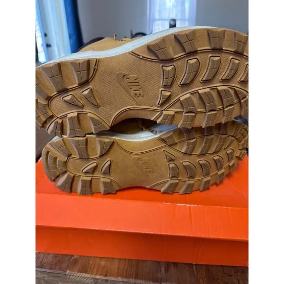 Nike Monoa Leather Boots