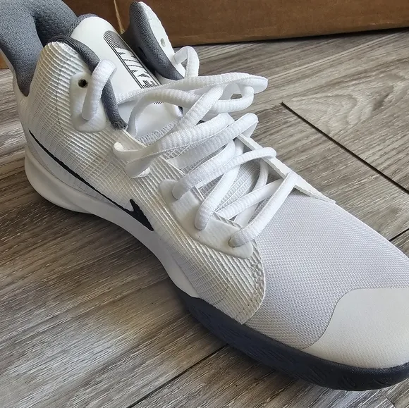 Nike Precision 3 Basketball Sneakers Sz: 5'(Boys) White/Black - Unisex