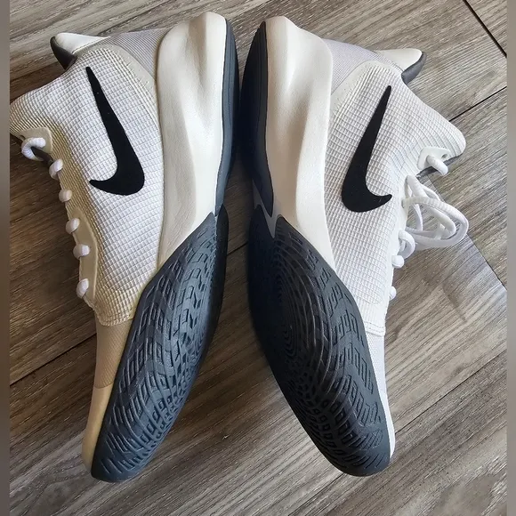 Nike Precision 3 Basketball Sneakers Sz: 5'(Boys) White/Black - Unisex