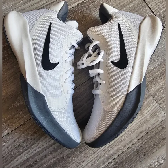 Nike Precision 3 Basketball Sneakers Sz: 5'(Boys) White/Black - Unisex