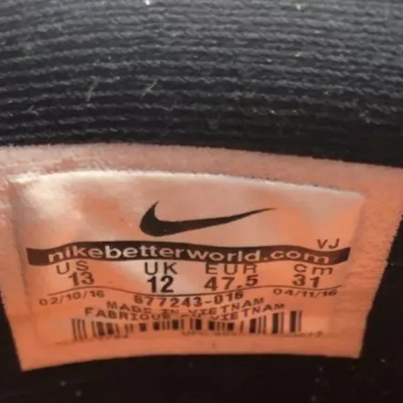 Nike Roshe Flyknit Black/White-University Red Men's Size 13 MSRP $120