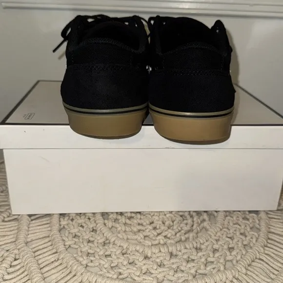 NIKE SB. Black w/gum sole. Size:9 Men’s. W/o box. Excellent condition