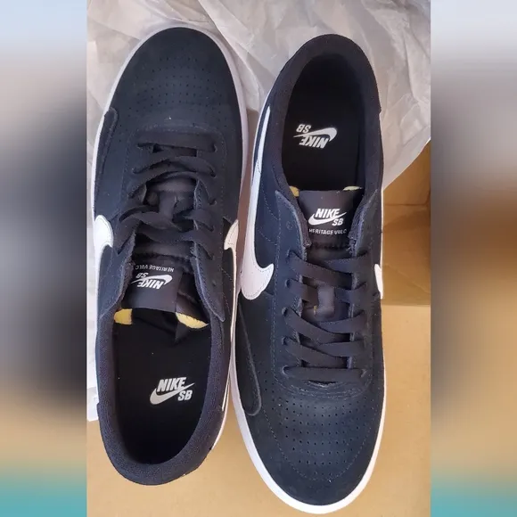Nike SB Heritage VULC Classic Black &amp; White Skater Street Shoe Sneakers NIB