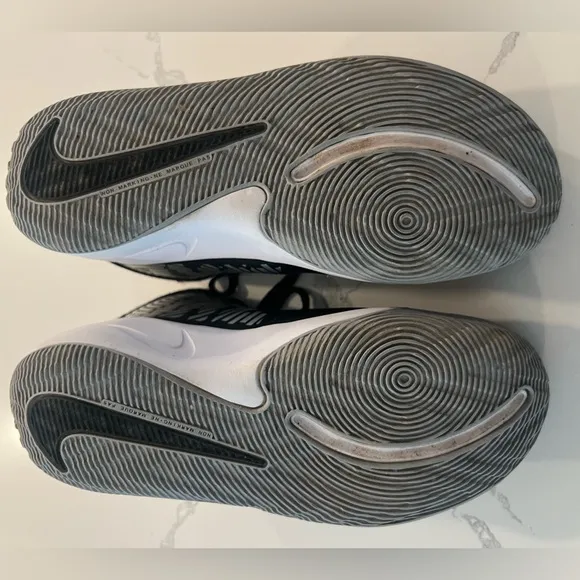 Nike Team Hustle D 9 'Kids Basketball Shoes GS Mid-top Black AQ4224-001 size 6 Y