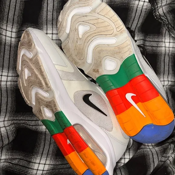Nike White and Black Athletic Shoes with Air Cushioning