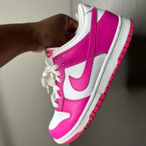 Nike Women's Pink and White Sneakers Size 7 Y Kids