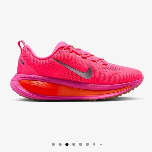 Nike Women's Vomero 18 Running Shoe