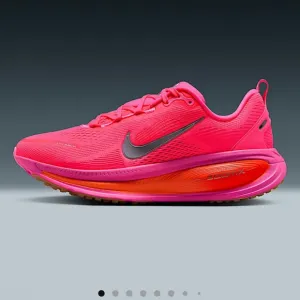 Nike Women's Vomero 18 Running Shoe