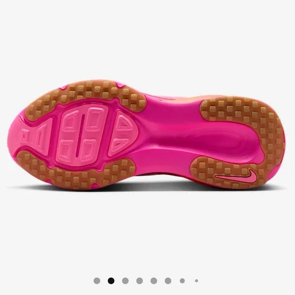 Nike Women's Vomero 18 Running Shoe