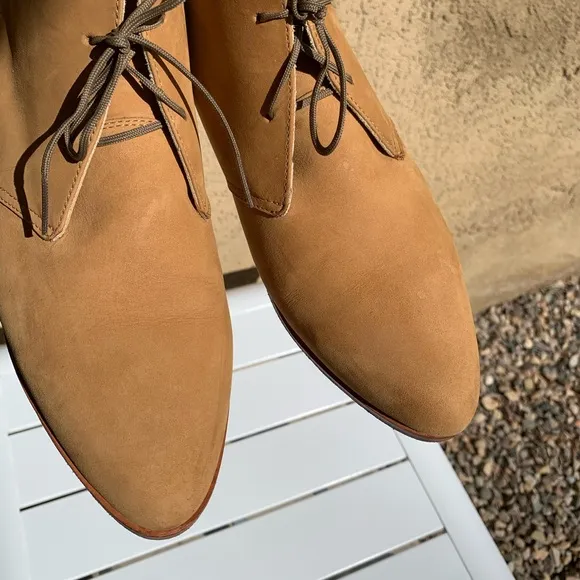 Nisolo lace up nude suede boots size 9