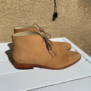 Nisolo lace up nude suede boots size 9