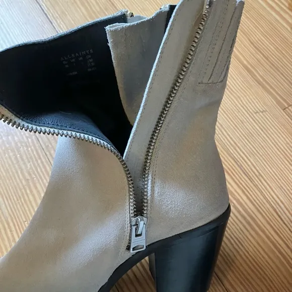 NWOB All Saints Cohen SuedeBoot in Stone White Sz 6