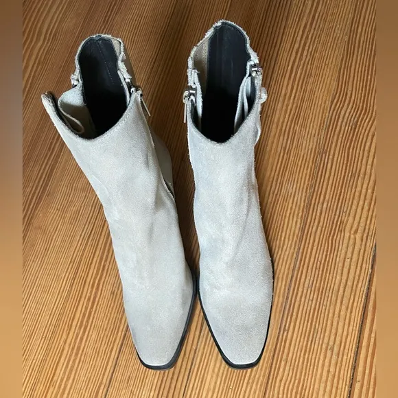 NWOB All Saints Cohen SuedeBoot in Stone White Sz 6