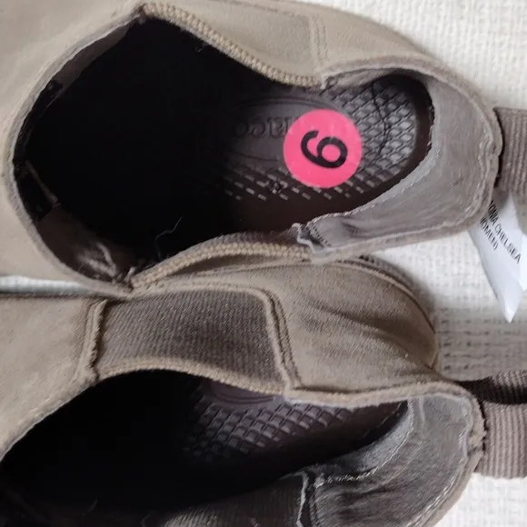 NWOB Chaco Paonia Chelsea Women's Casual Boots Size 6