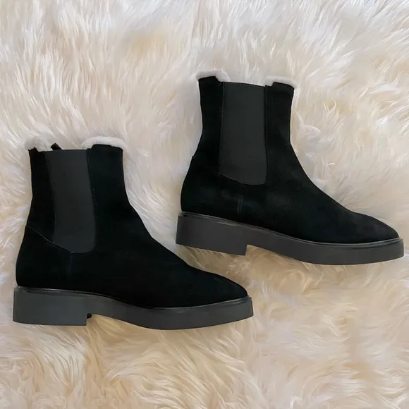 NWOB Stuart Weitzman Alpine Cozy Chelsea Boots in Black Suede Sz 10.