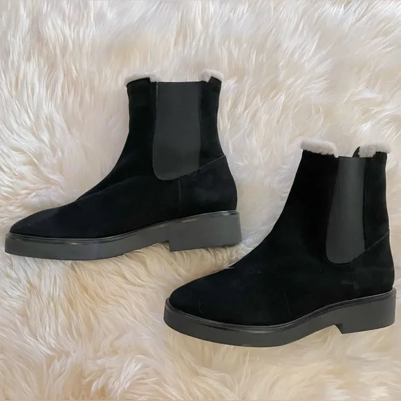 NWOB Stuart Weitzman Alpine Cozy Chelsea Boots in Black Suede Sz 10.