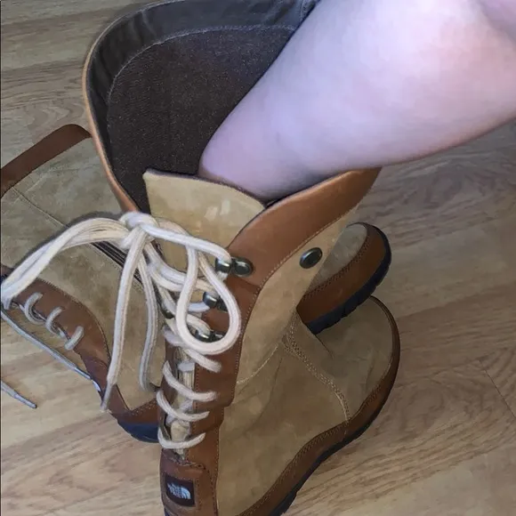 NWOB The North Face Mackynzie Boots - Brown/ Tan 7