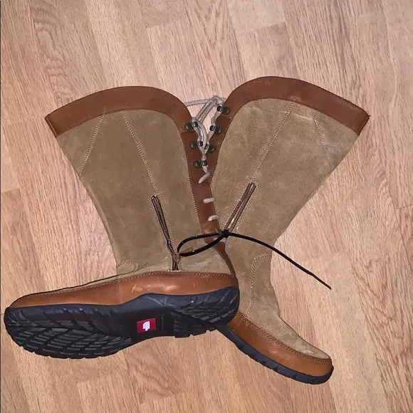 NWOB The North Face Mackynzie Boots - Brown/ Tan 7