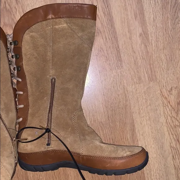 NWOB The North Face Mackynzie Boots - Brown/ Tan 7