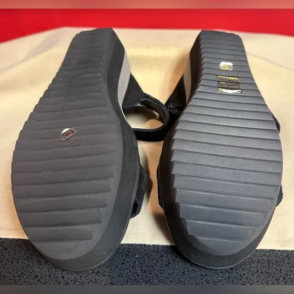 NWOT Antelope Black Suede Platform Sandals Women’s US Sz 8-8.5 EU Sz 39