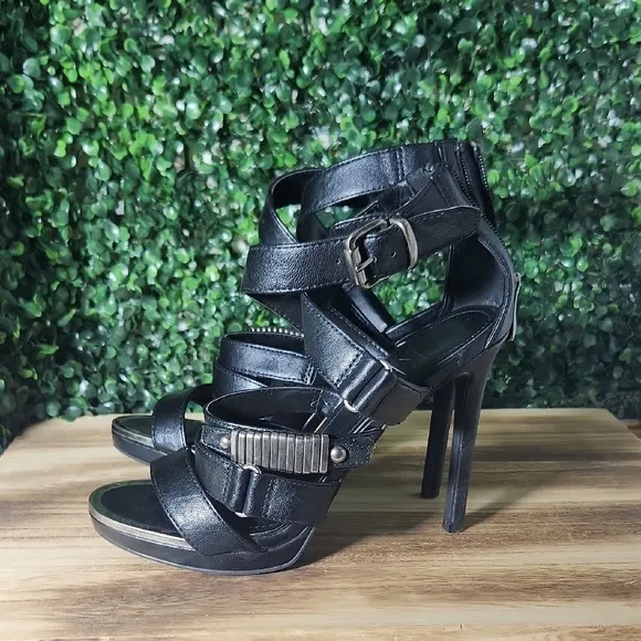 NWOT DKNY Black Strappy Sandals with Chunky Heel and Open Toe – Size 6.5