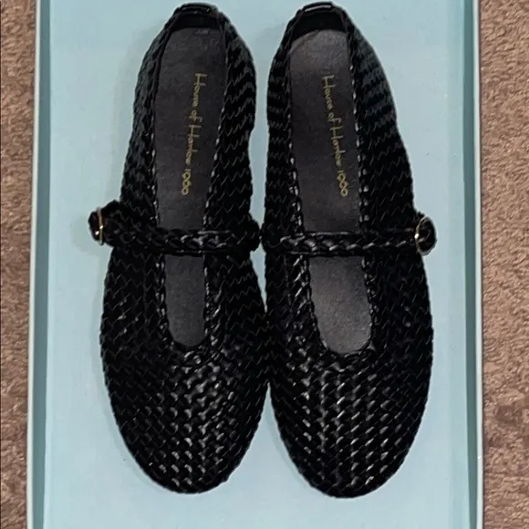 NWOT House of Harlow 1960 Black Women's Flat Shoes Sz. 8