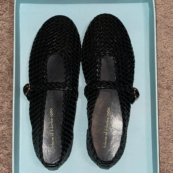 NWOT House of Harlow 1960 Black Women's Flat Shoes Sz. 8