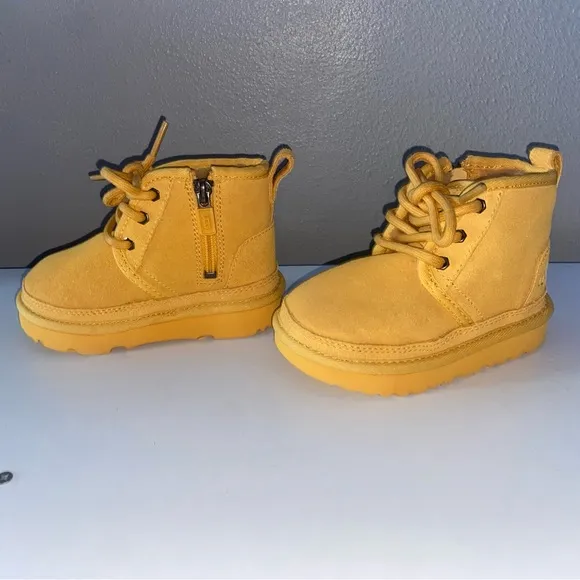 NWOT Neumel II Yellow Zipper Fur Booties Casual Snow Suede Foam Footwear Snug