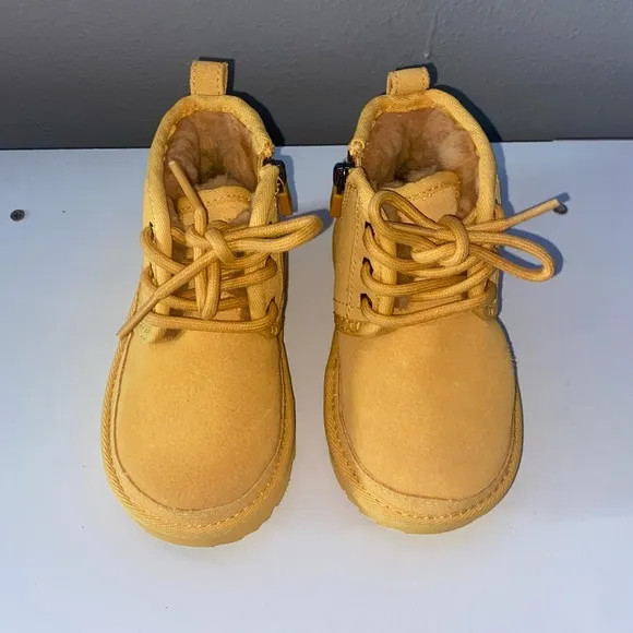 NWOT Neumel II Yellow Zipper Fur Booties Casual Snow Suede Foam Footwear Snug