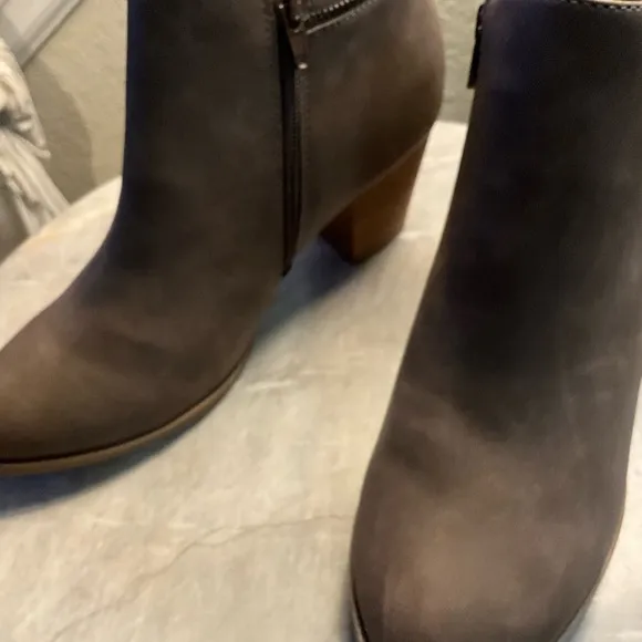 NWOT Report Ankle Boots