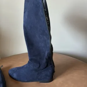 NWOT TED &amp; MUFFY SUEDE LEATHER BOOTS SIZE 38 / 7.5 NAVY BLUE