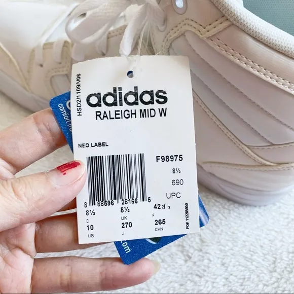 NWT Adidas Raleigh MID W-W Fashion Sneaker​