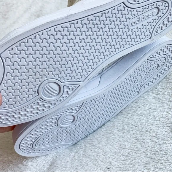 NWT Adidas Raleigh MID W-W Fashion Sneaker​