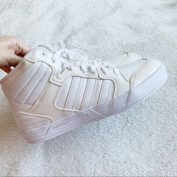 NWT Adidas Raleigh MID W-W Fashion Sneaker​